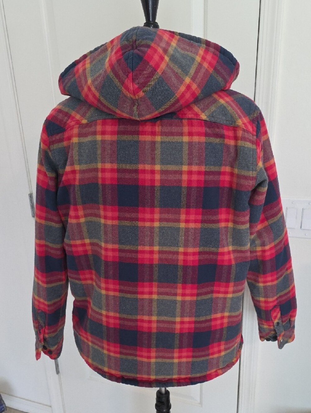 Rip Curl Gray Sherpa Jacket with Red Plaid Trim - Picture 3 of 5
